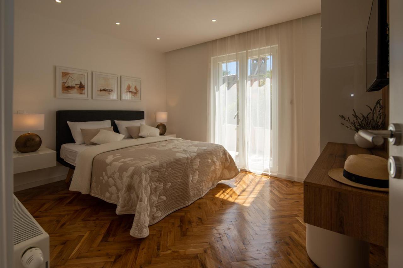 Garden Apartment Pakostane Exterior photo